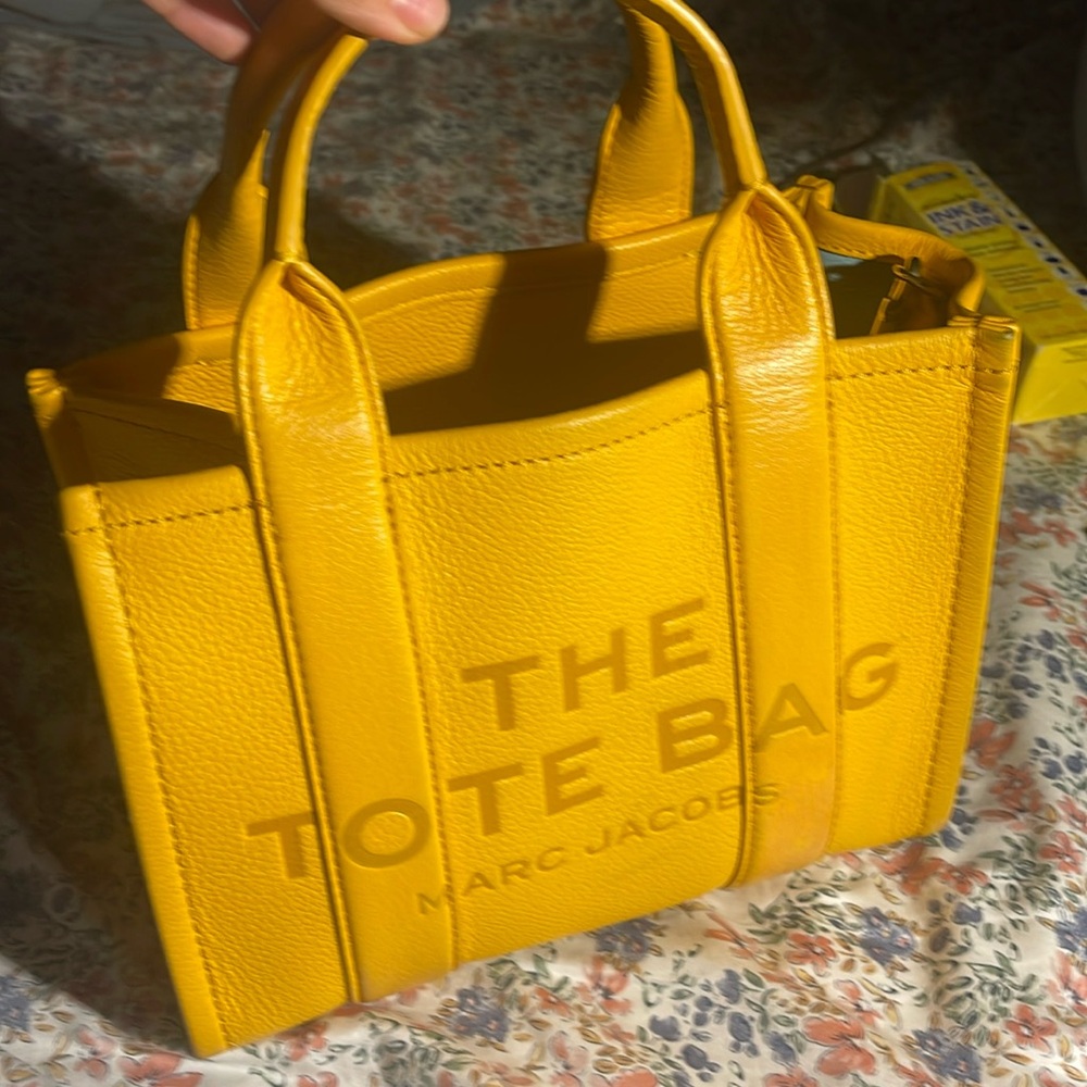 The tote bag